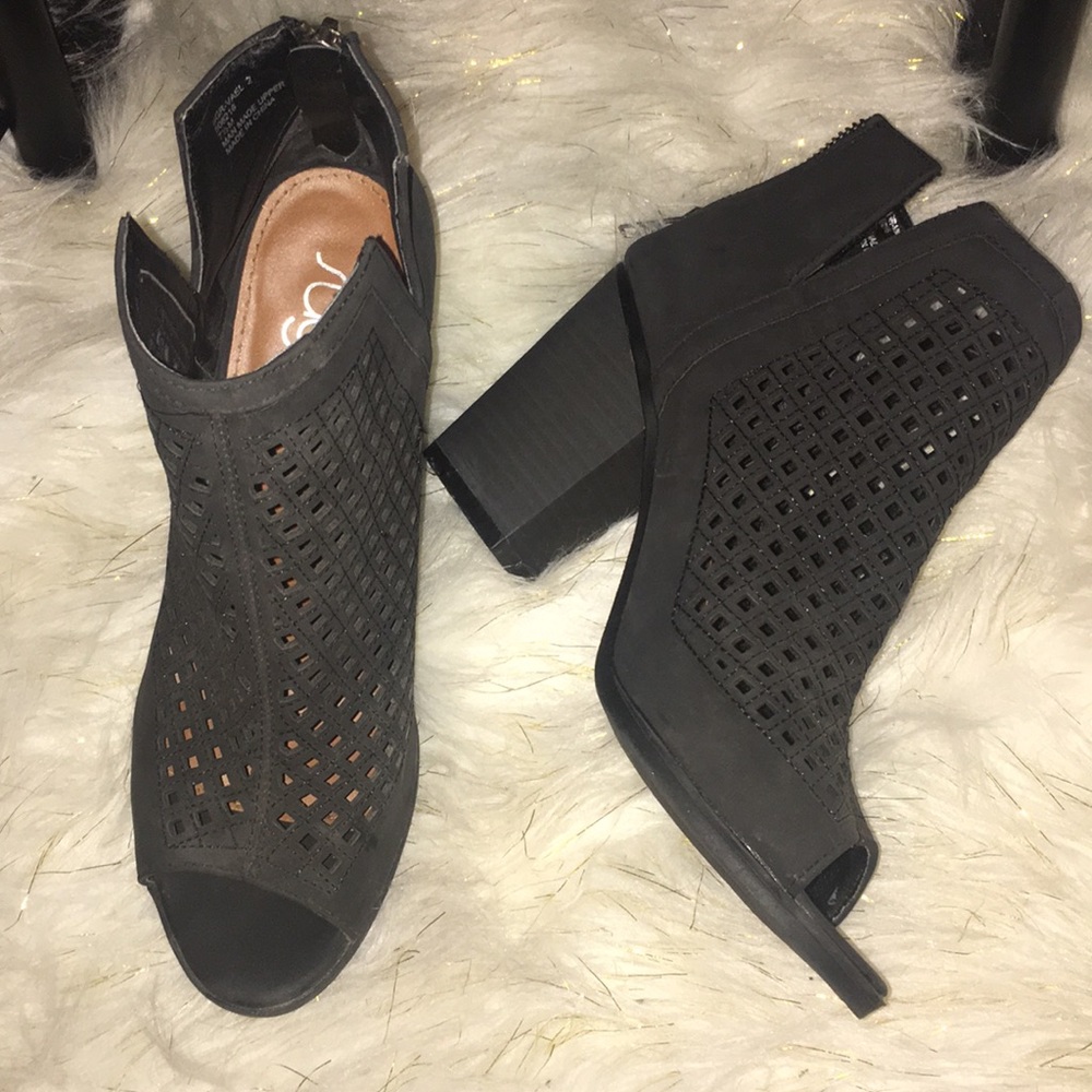 3in. Wide heel.